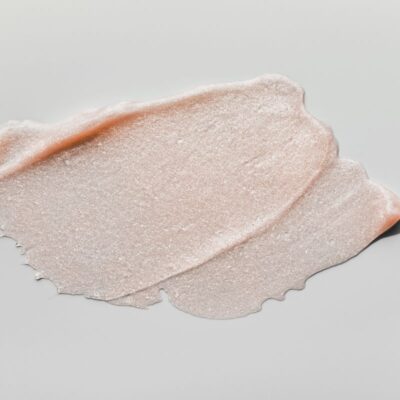 Liquid Glow Illuminator Tinted Prime & Highlighter - Image 3